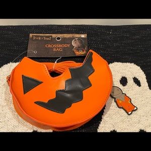 NWT - Spirit Halloween Sam Trick or Treat Crossbody 🧡🖤🧡